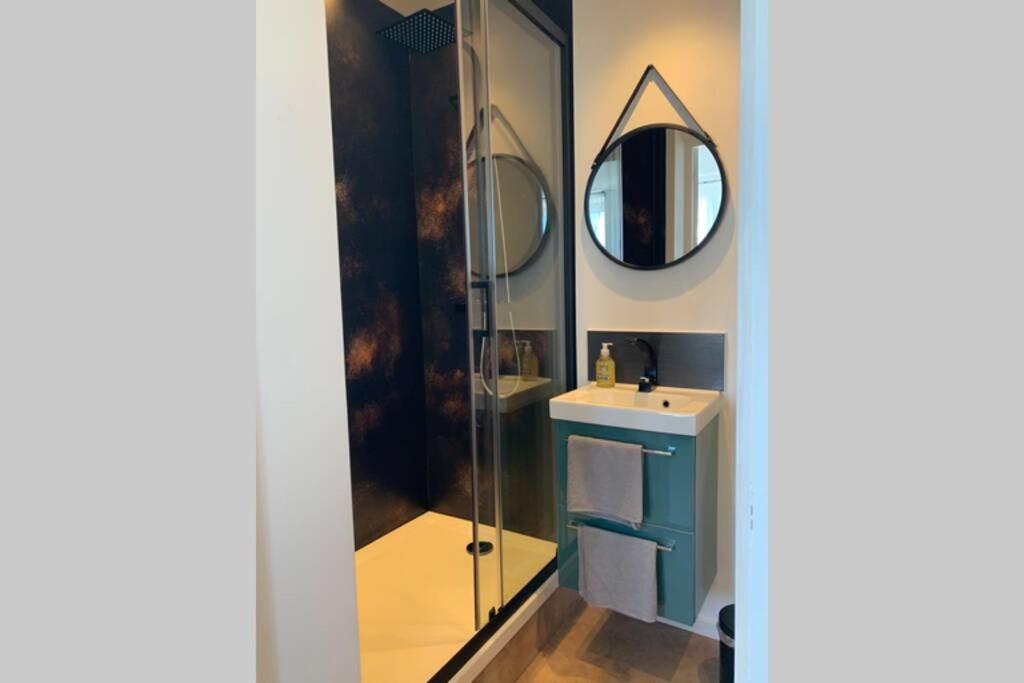 Le Petit Loft - Studio - Wifi - Coeur De Ville - Parking ปงต์-ลับเบ ภายนอก รูปภาพ